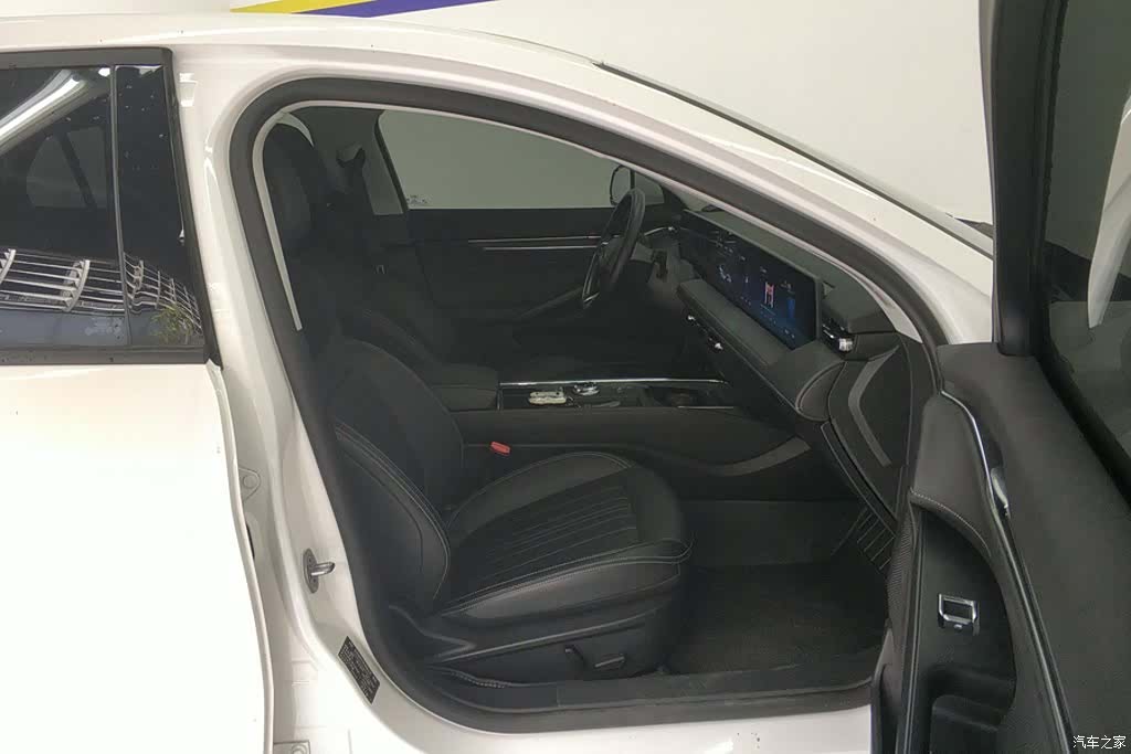 Ford Mondeo, 2025 8