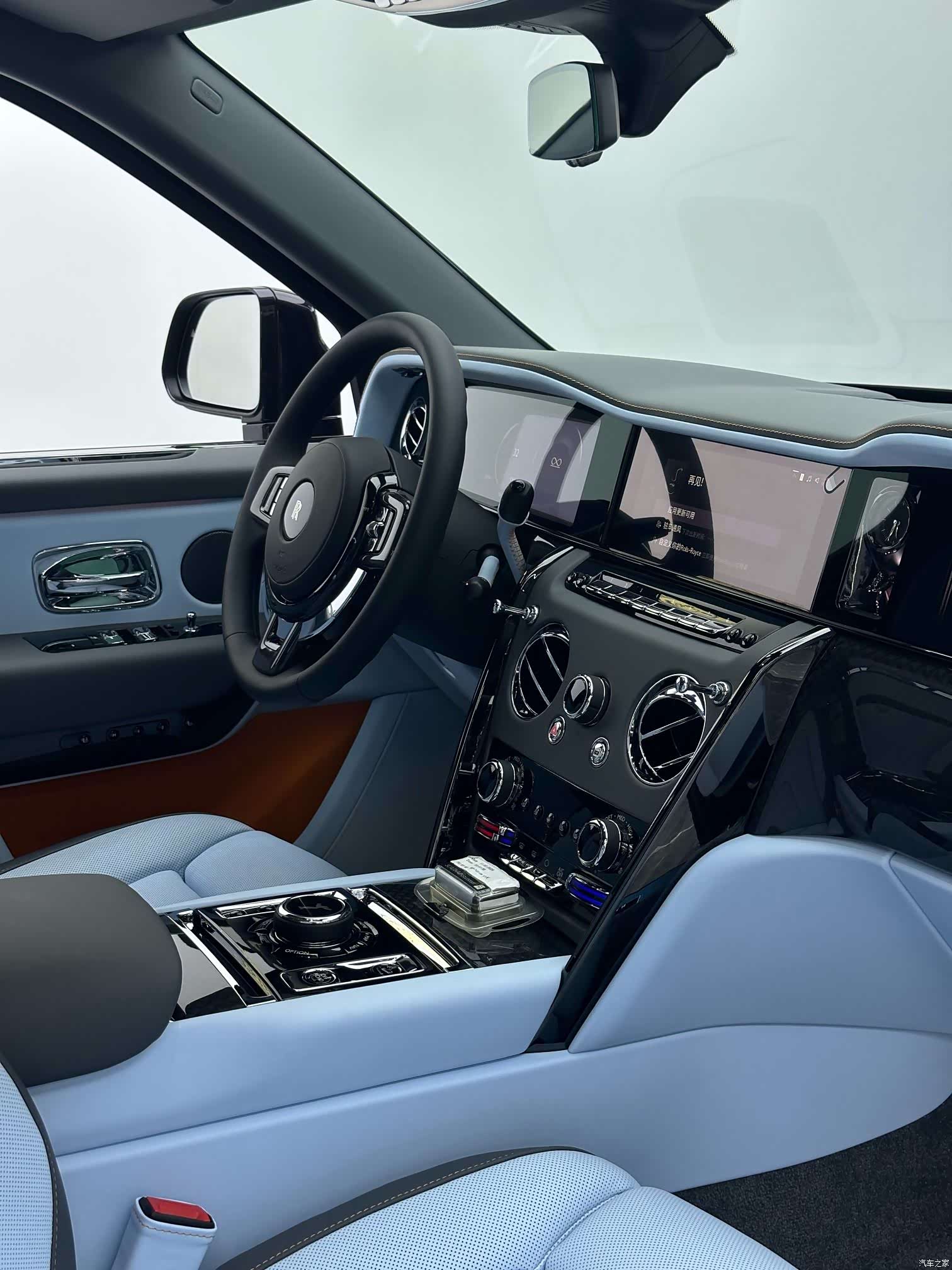 Rolls-Royce Cullinan, 2025 18