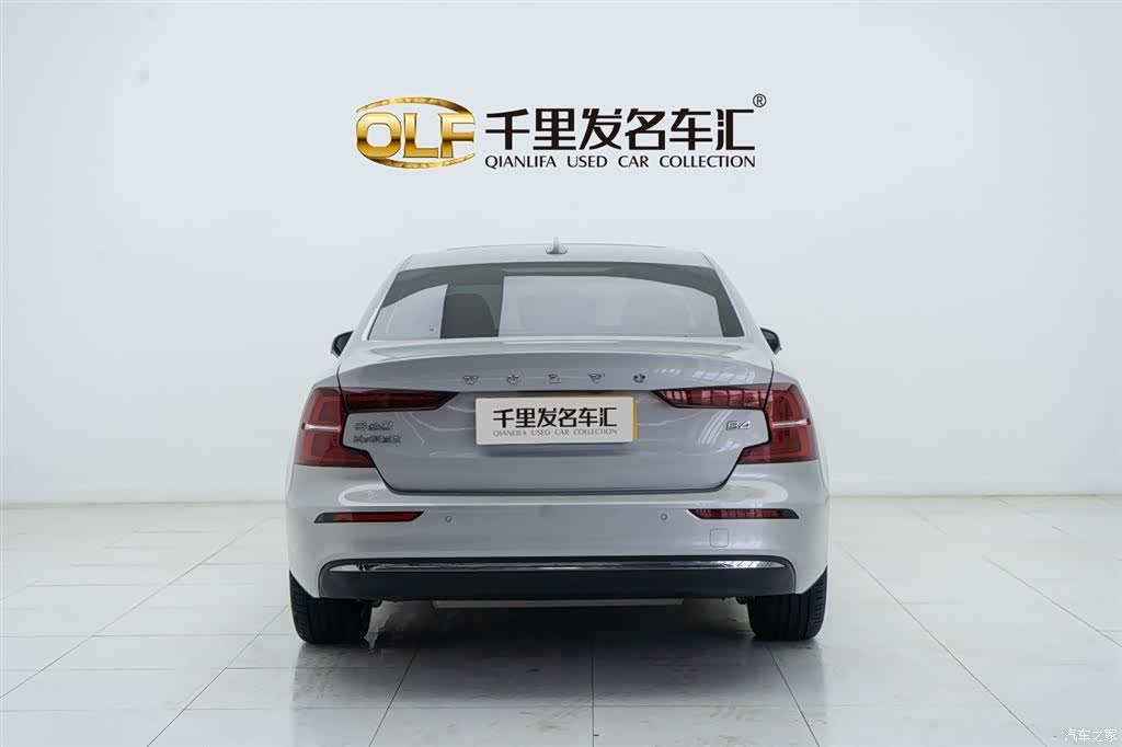 Volvo S60, 2023 все фото