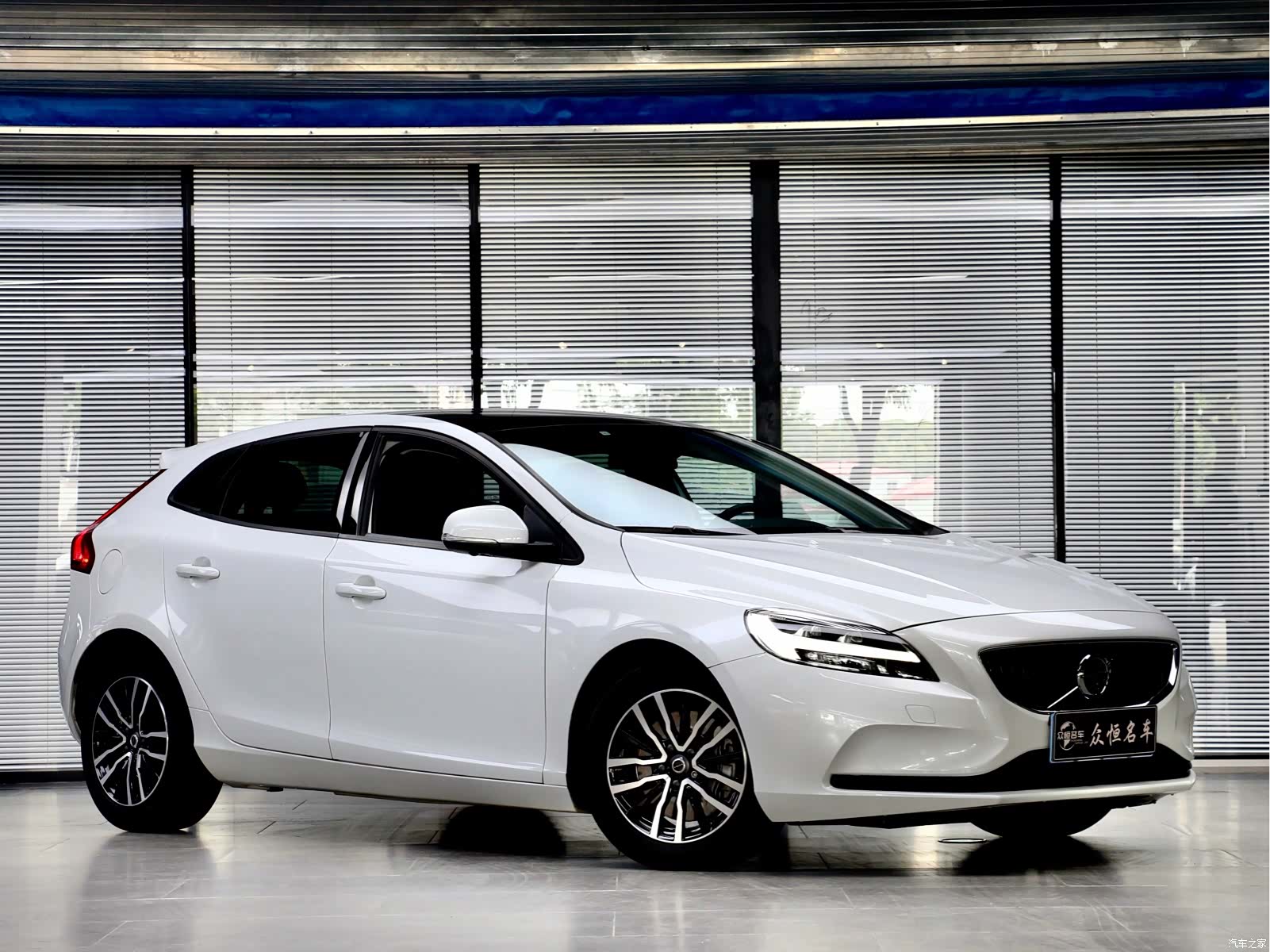 Volvo V40, 2019 3