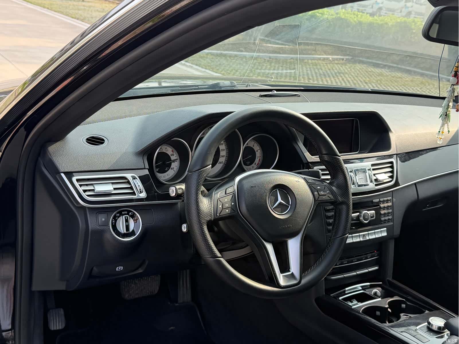 Mercedes-Benz E-Class, 2014 10