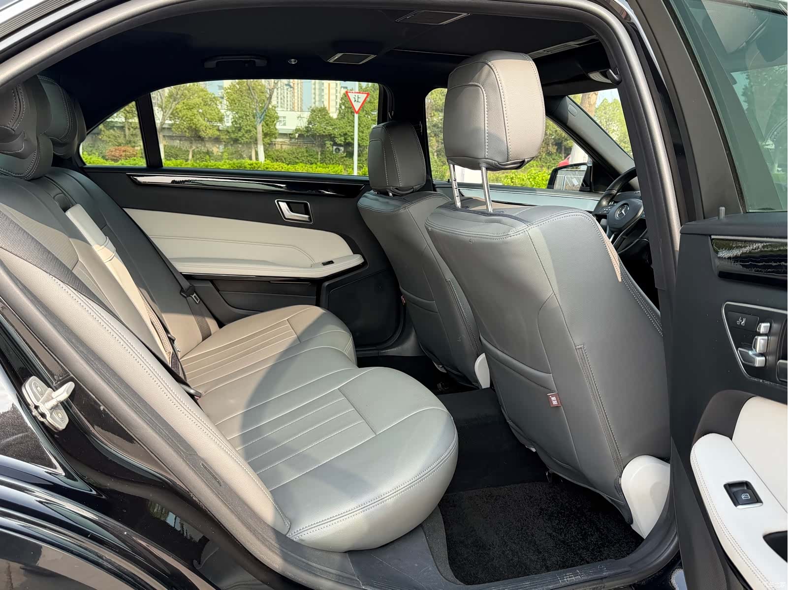 Mercedes-Benz E-Class, 2014 18