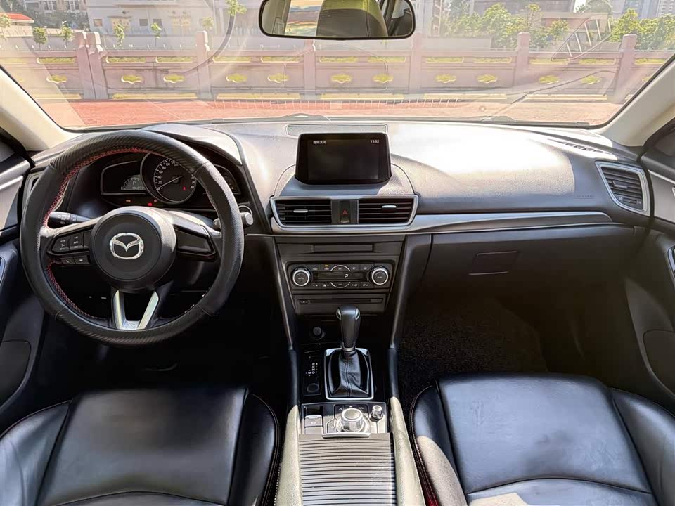 Mazda 3 Angkesaila