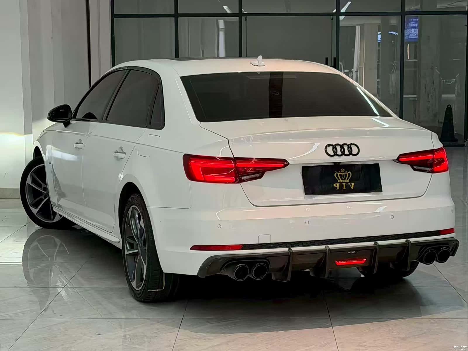 Audi A4L, 2019 7