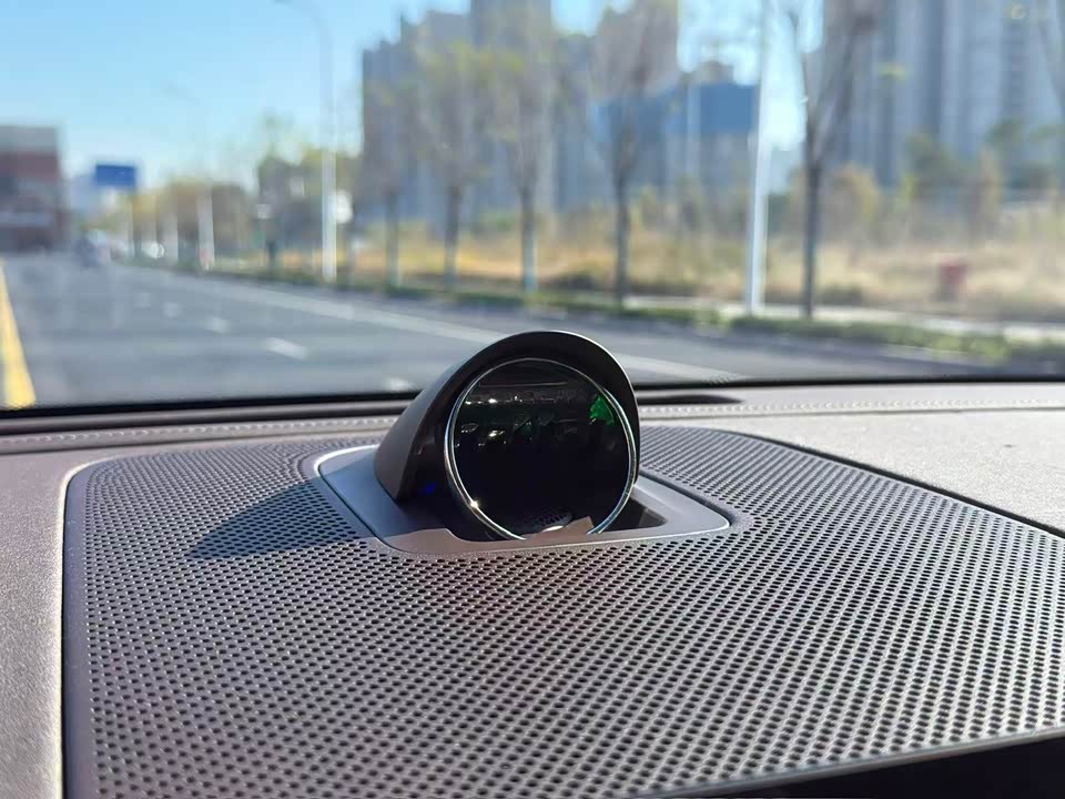 AITO Ask the world M9