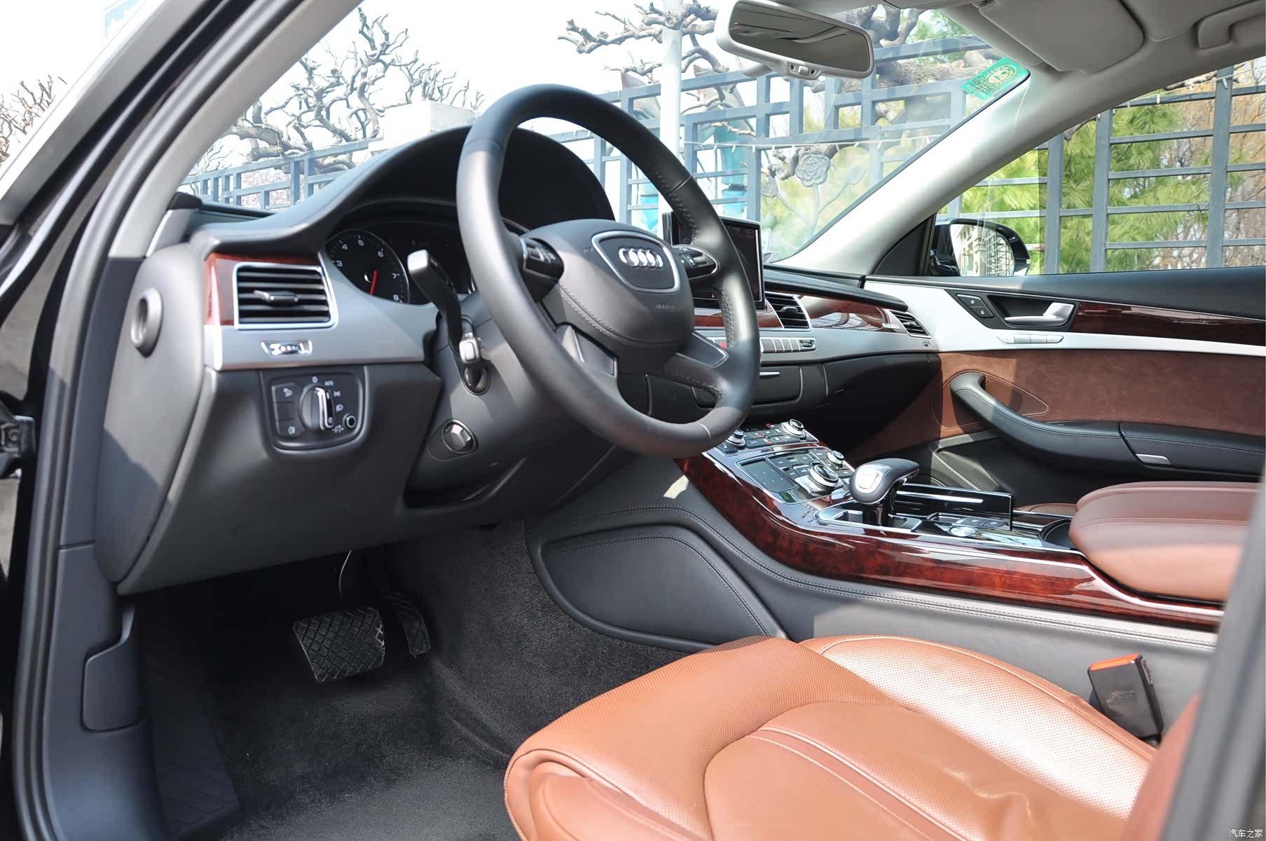 Audi A8L, 2011 6