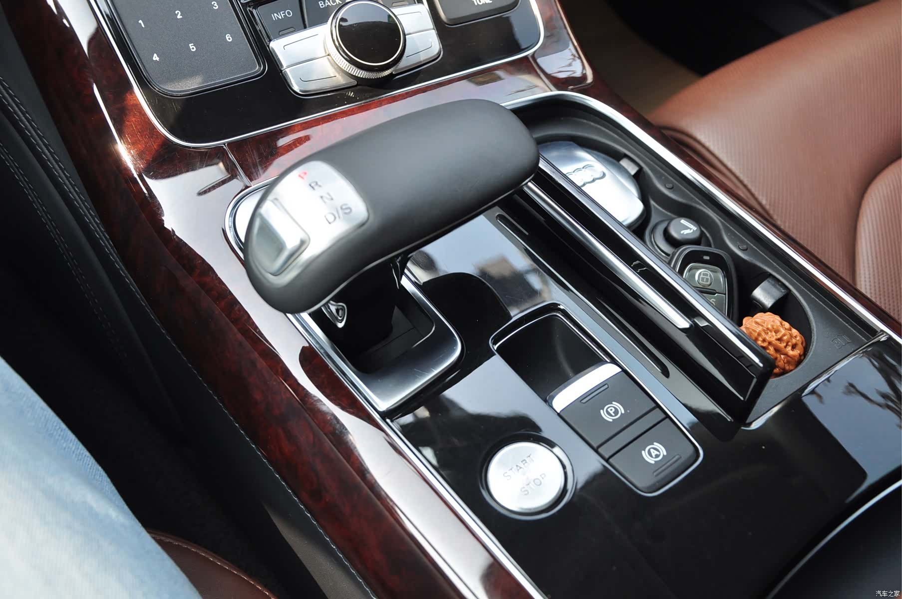 Audi A8L, 2011 12