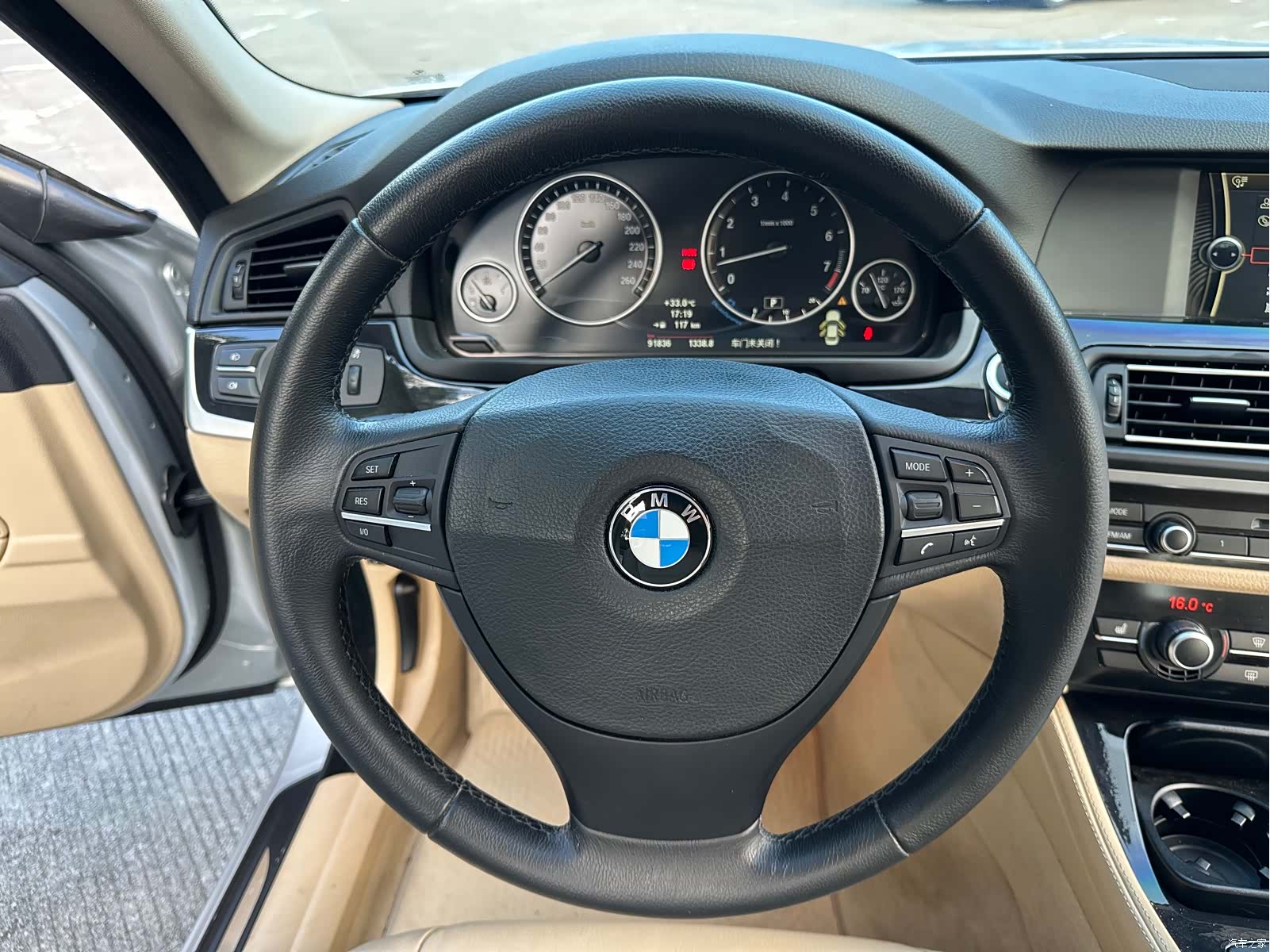 BMW 5 Series, 2011 17