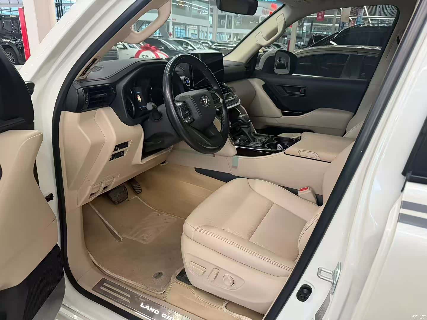 Toyota Land Cruiser, 2023 3