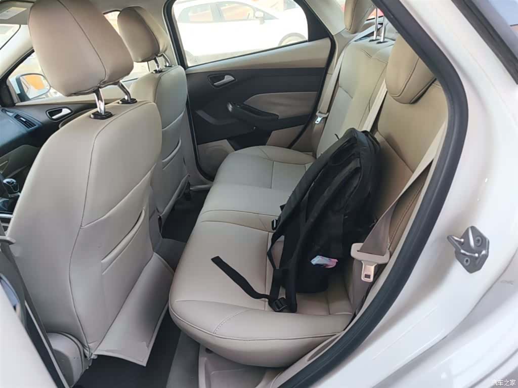 Ford Focus, 2015 17