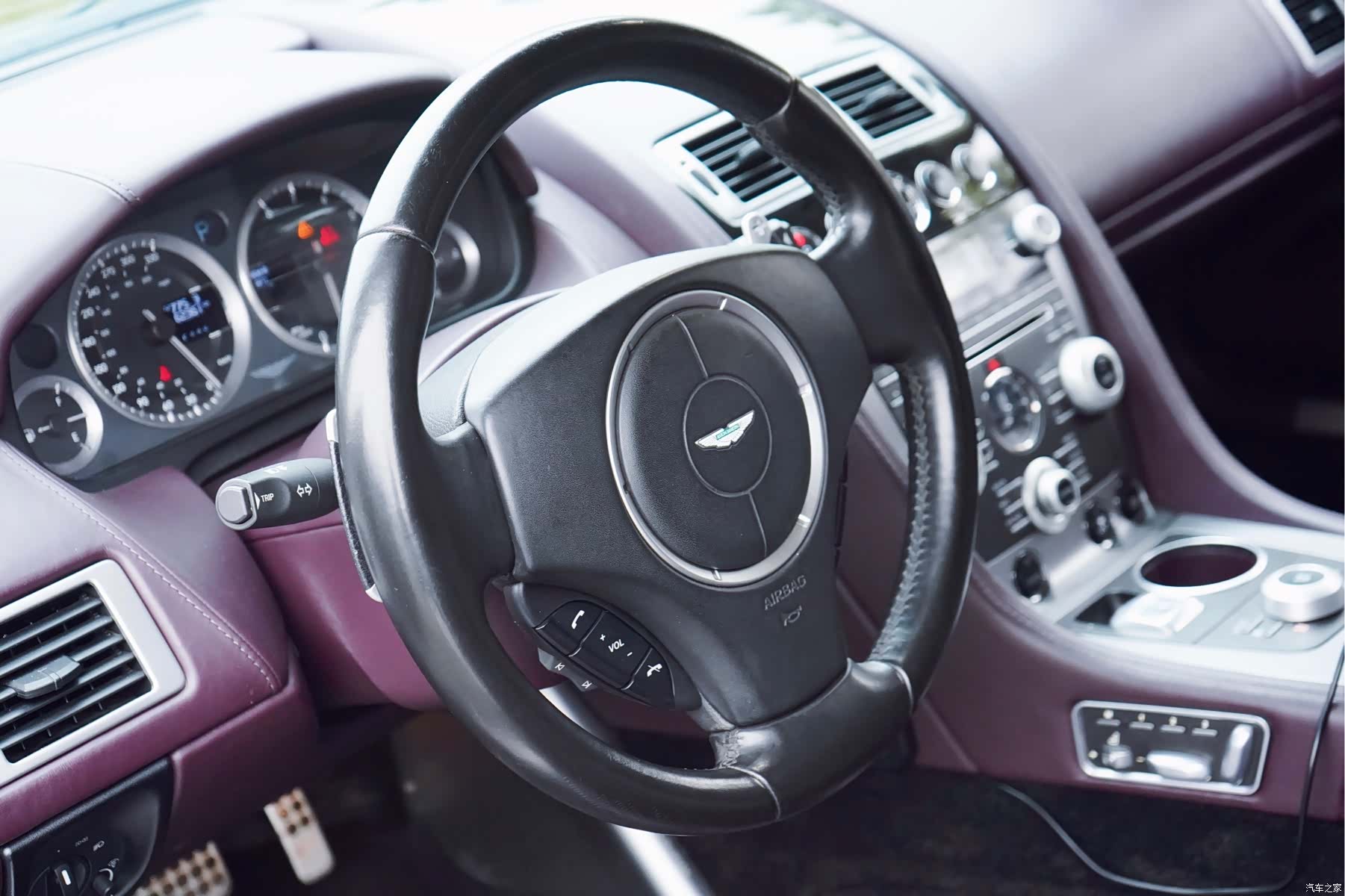 Aston Martin Rapide, 2012 6