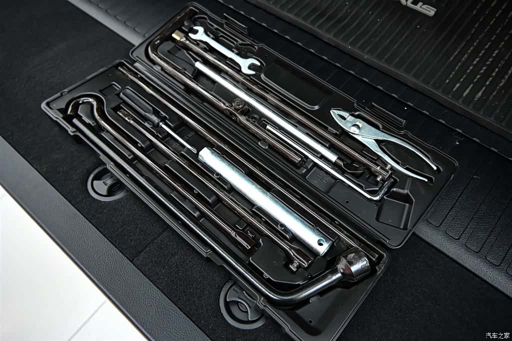 Lexus LX, 2022 38