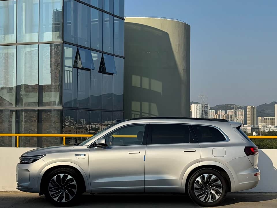 AITO Ask the world M7