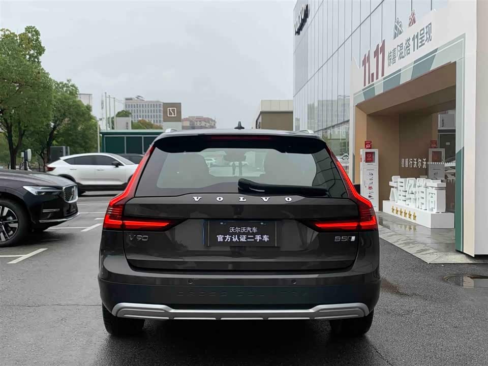 Volvo V90