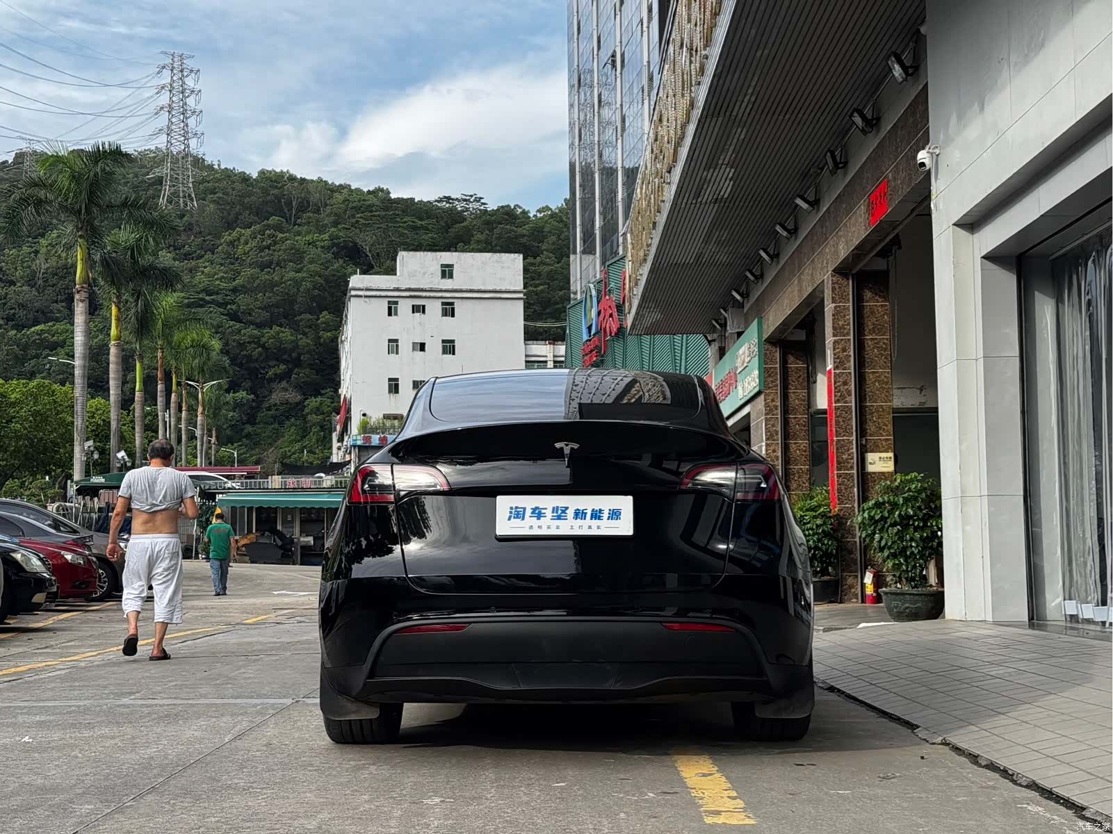 Tesla Model Y, 2023 8
