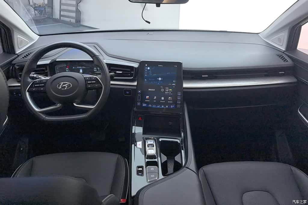 Hyundai Custo, 2022 12