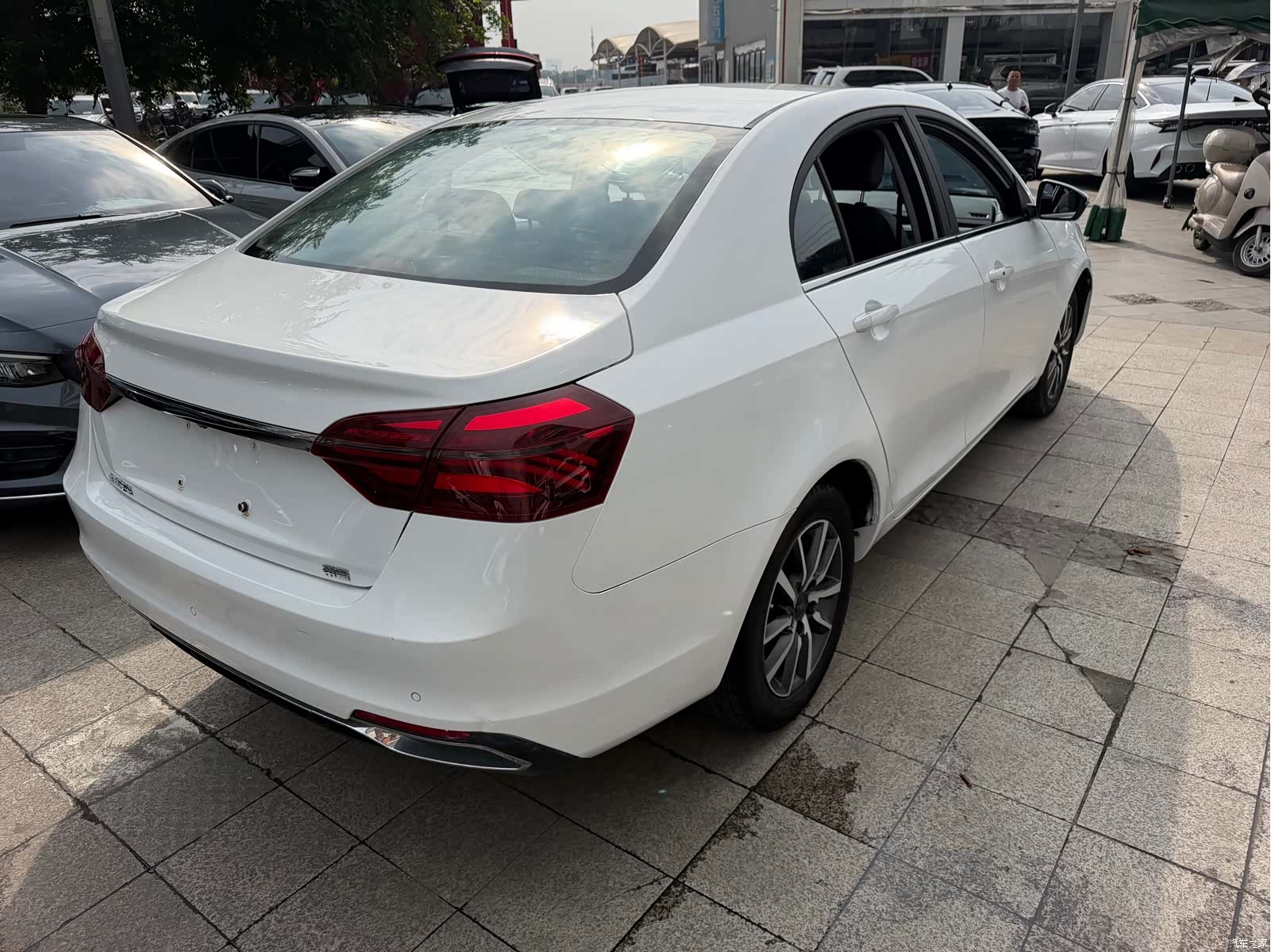 Geely Emgrand, 2020 4