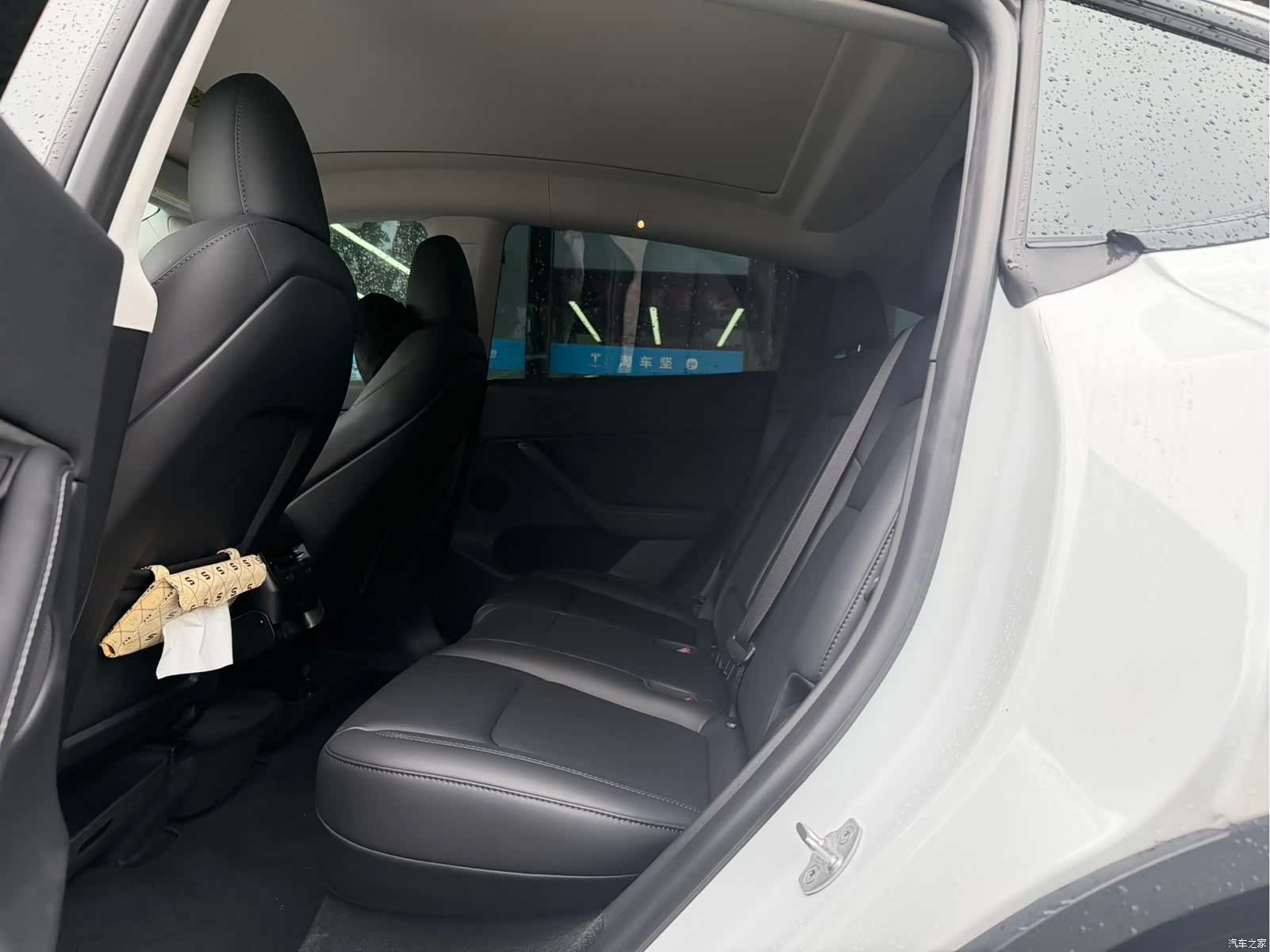 Tesla Model Y, 2023 8
