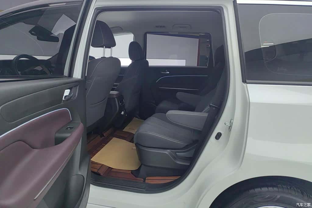 Trumpchi M6, 2024 11