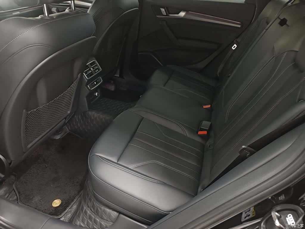 Audi Q5L, 2025 17