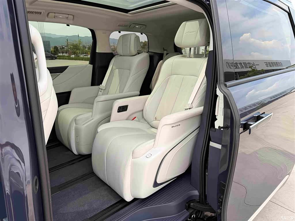 Buick GL8, 2025 11