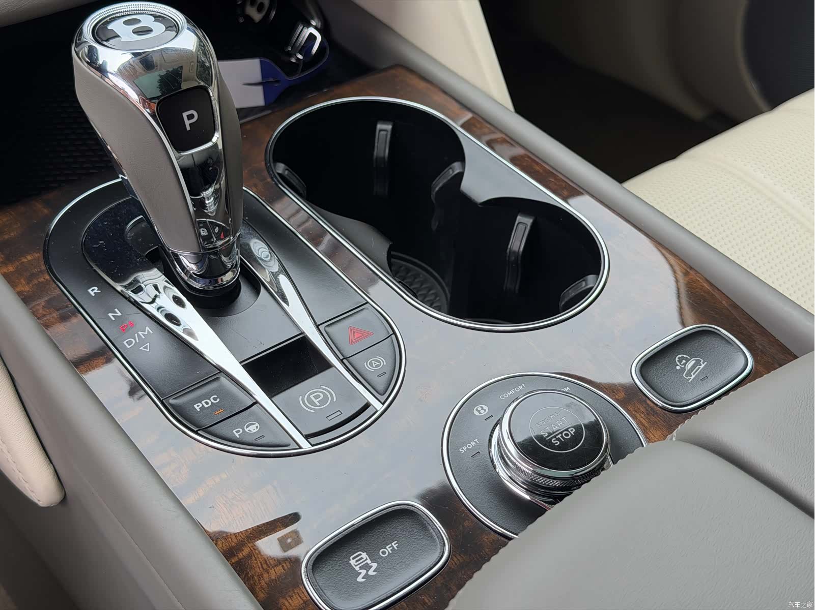 Bentley Bentayga, 2019 15