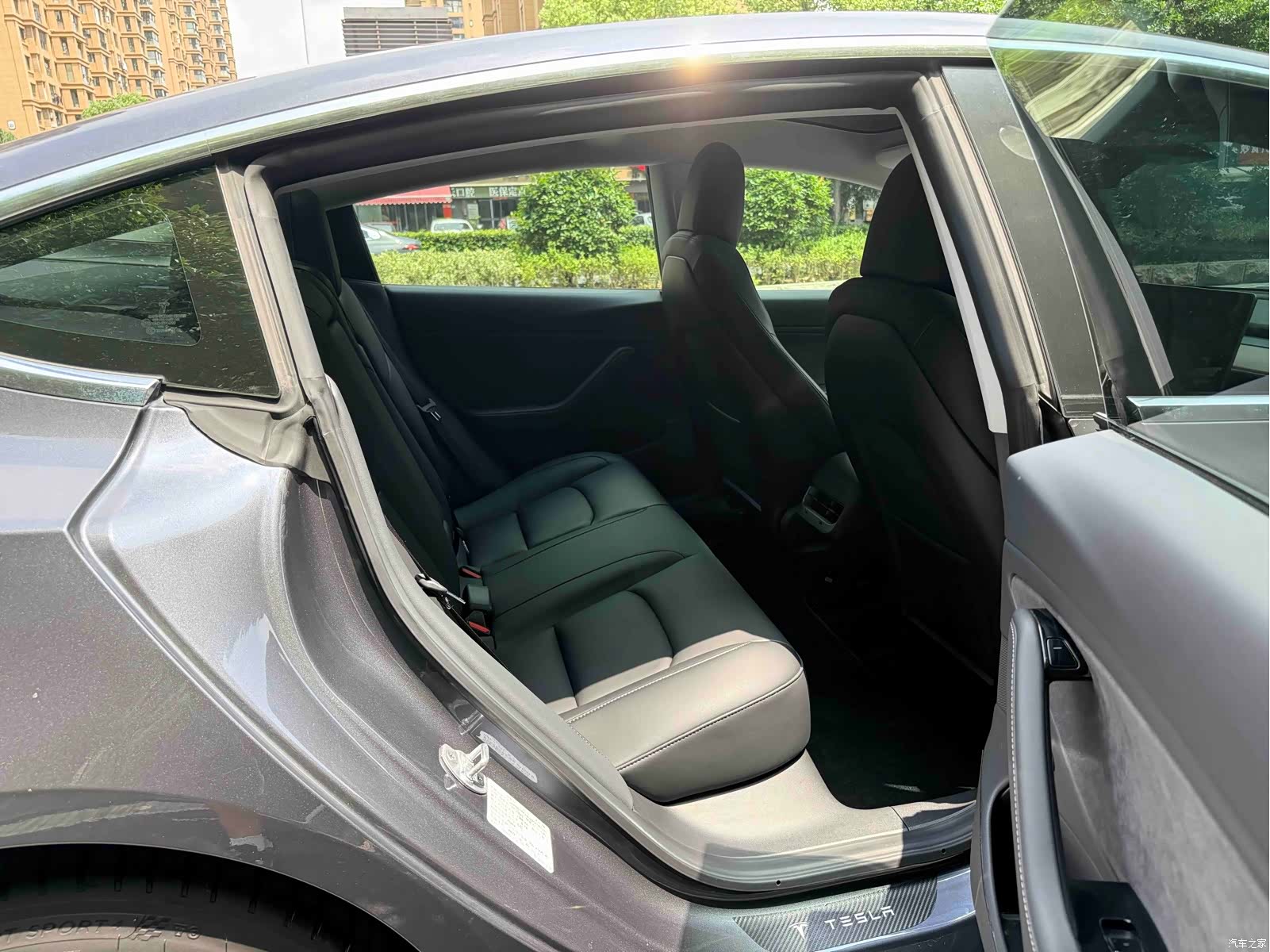 Tesla Model 3, 2019 12