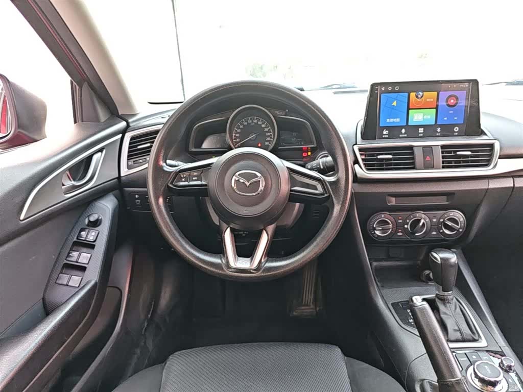 Mazda Mazda3, 2017 11