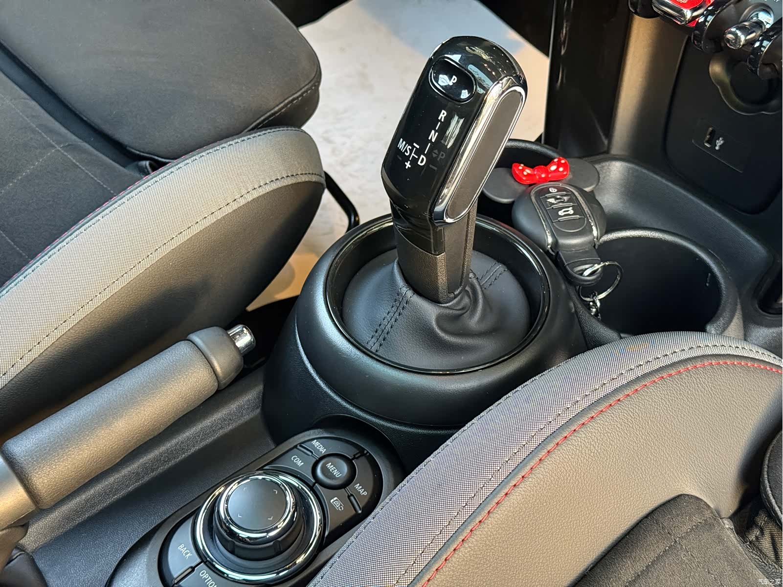 Mini Cooper, 2024 11