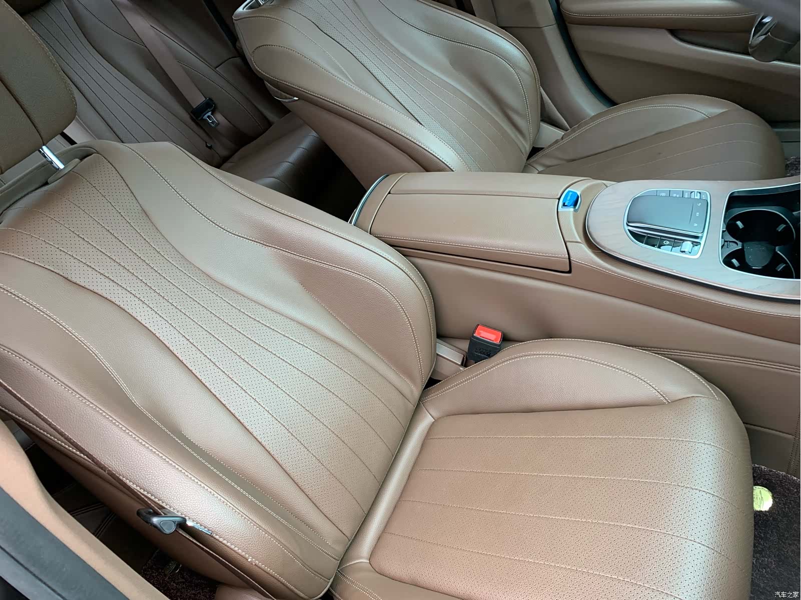 Mercedes-Benz E-Class, 2022 27
