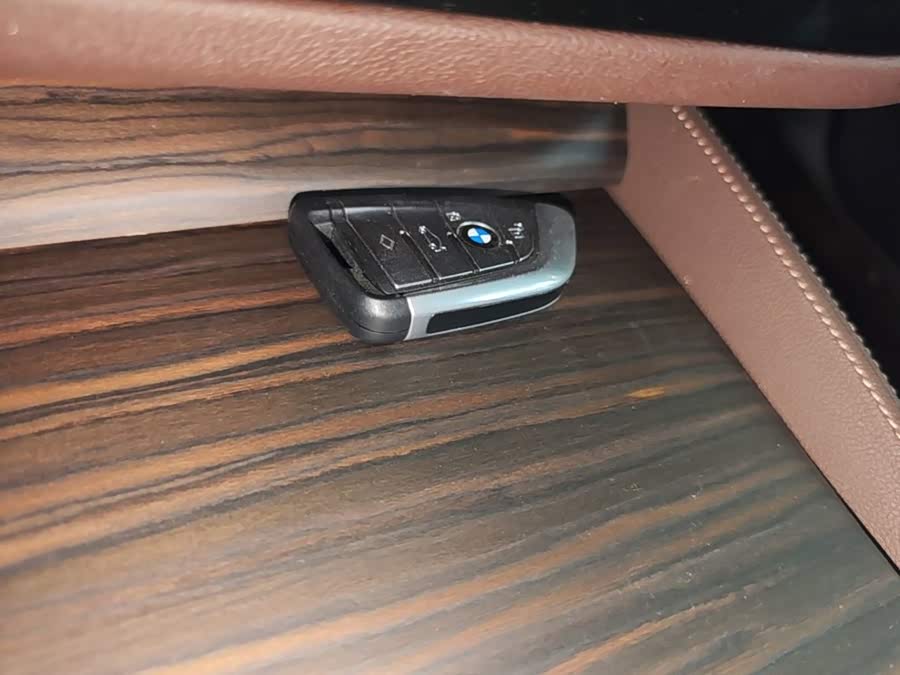 BMW 5 Series 2018, фото 9