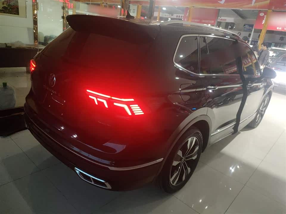 Volkswagen Tiguan L