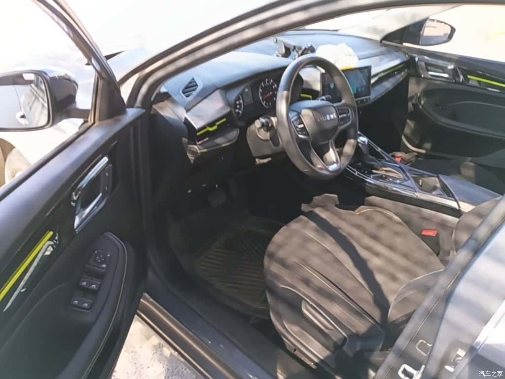 Roewe i5, 2022 15