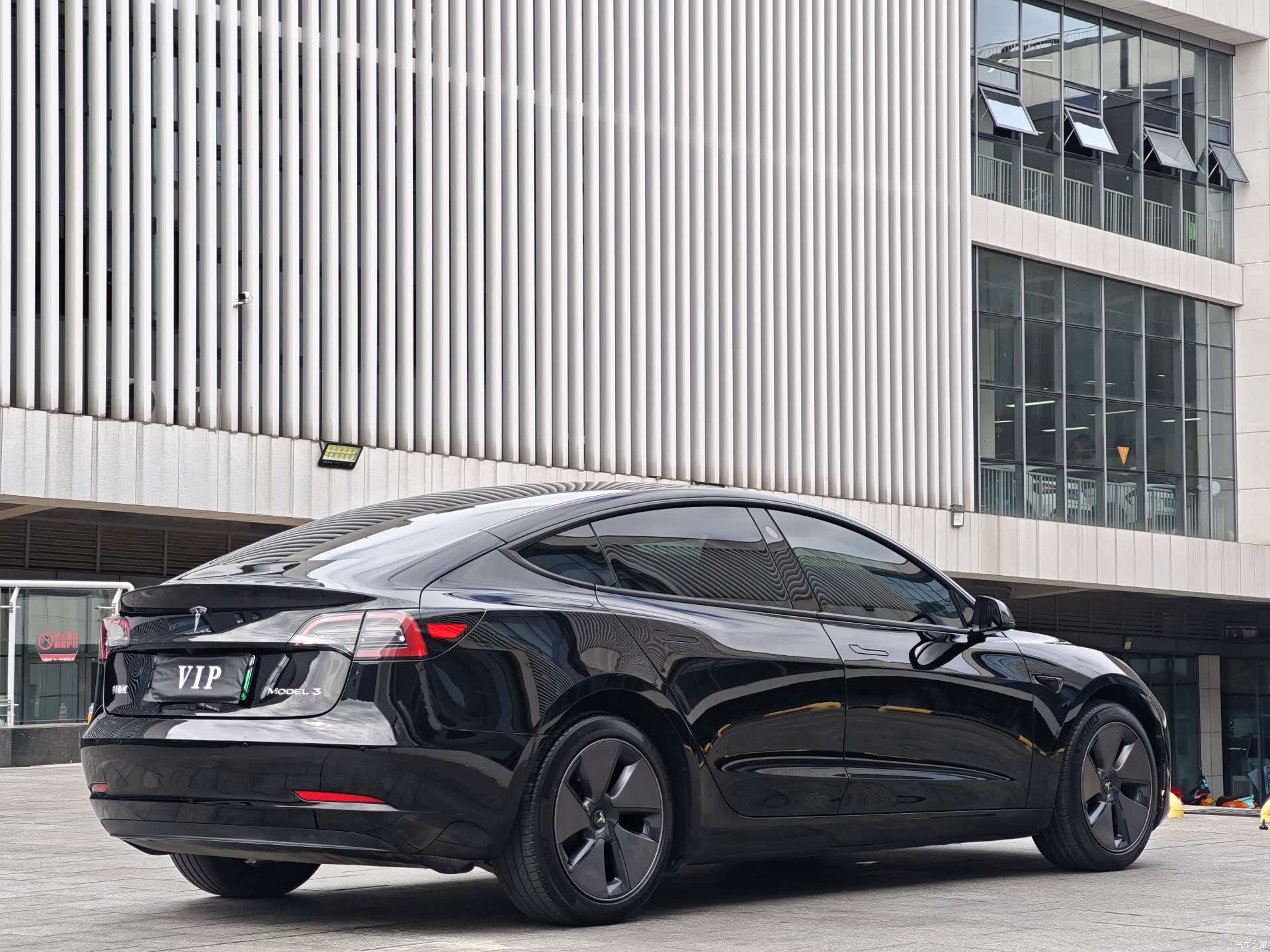 Tesla Model 3, 2023 18