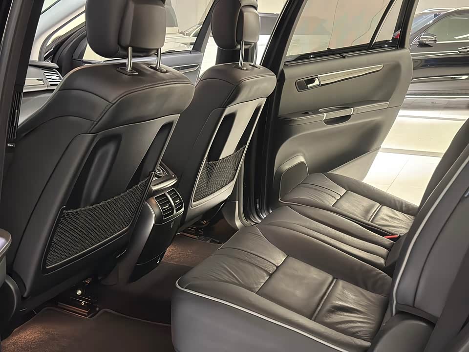 Mercedes-Benz R-class