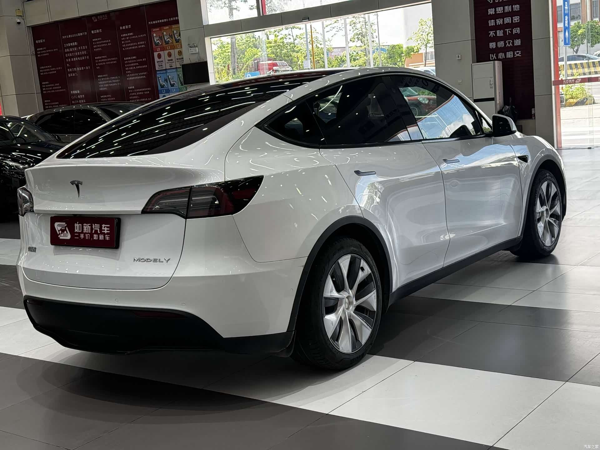 Tesla Model Y, 2023 все фото