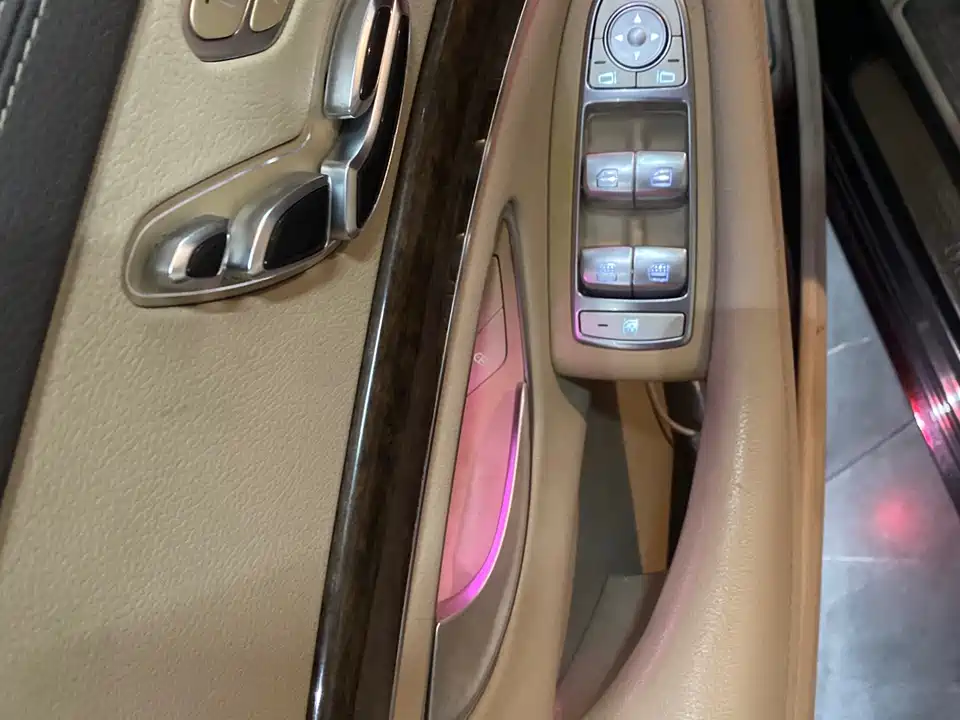 Mercedes-Benz S-class Mercedes-Benz S-class
