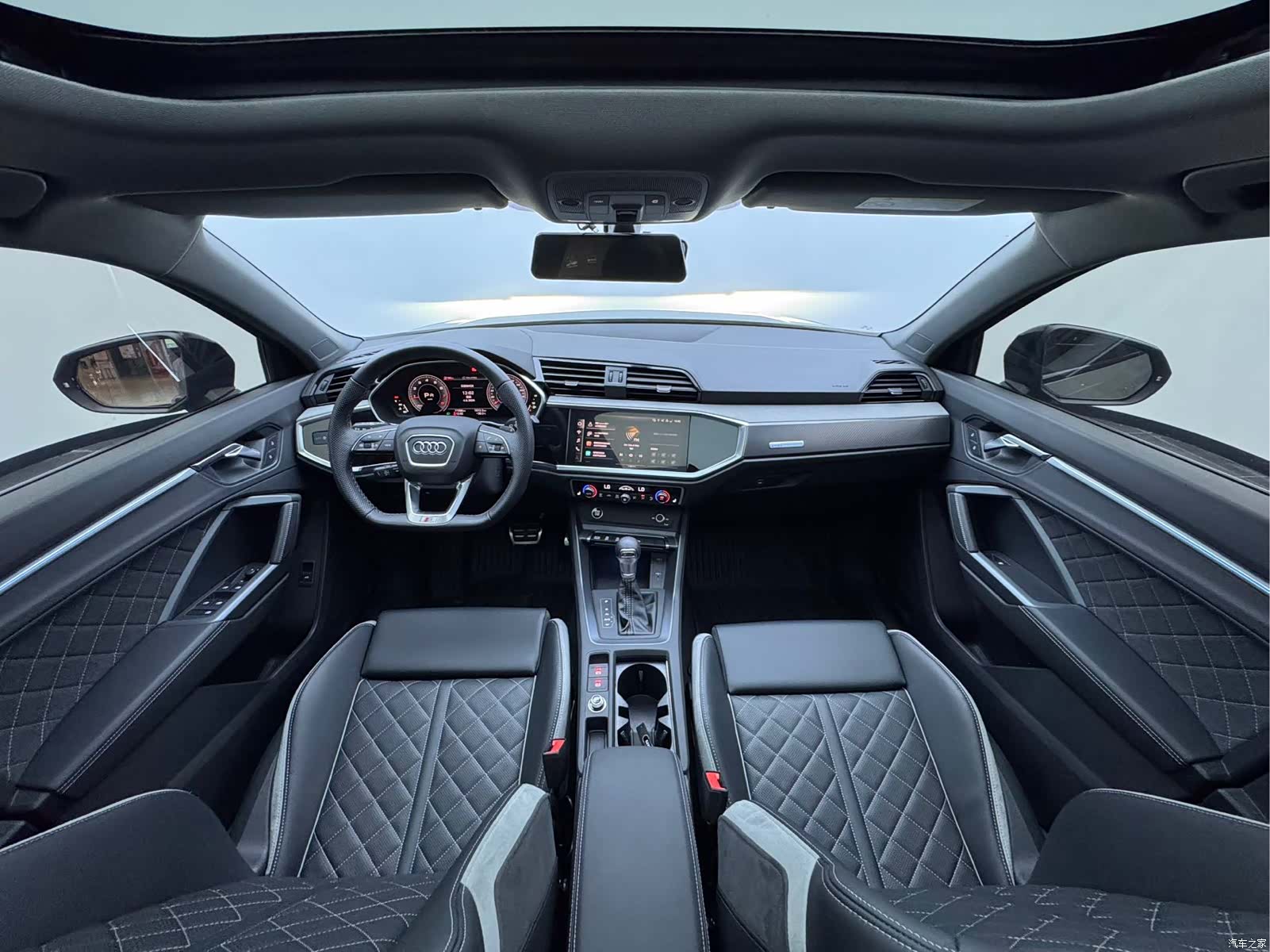 Audi Q3, 2025 16