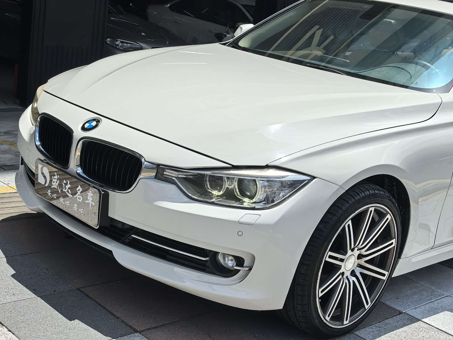 BMW 3 Series, 2013 18