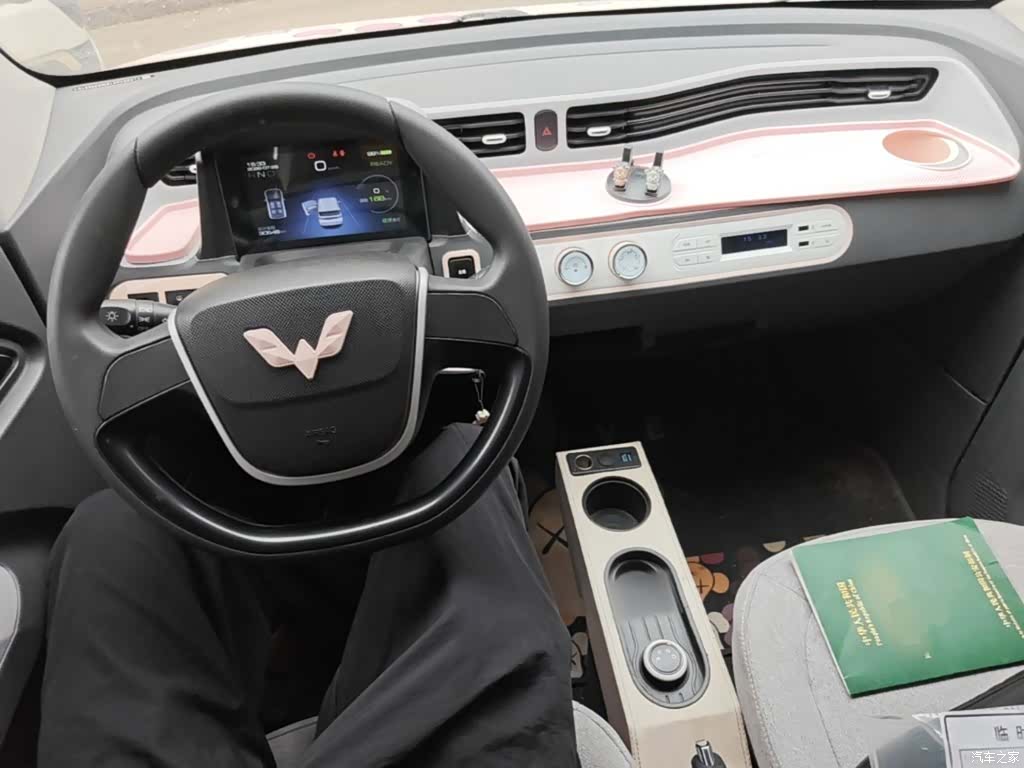 Wuling MINIEV, 2021 10