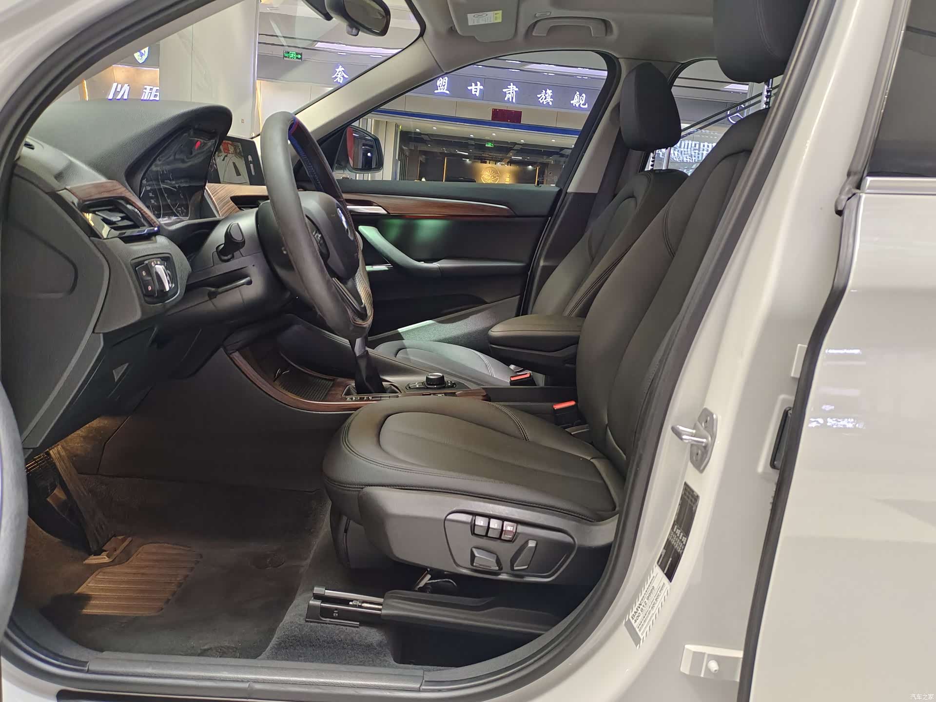 BMW X1, 2017 все фото