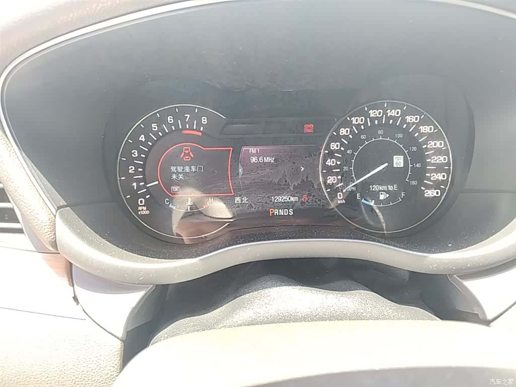 Lincoln MKC, 2016 12