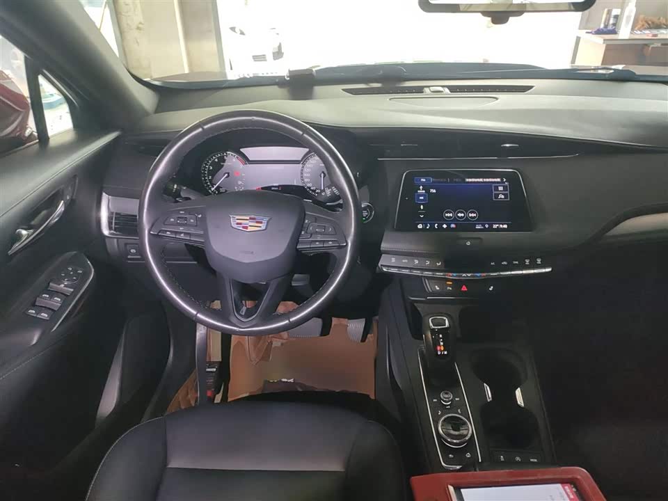 Cadillac XT4