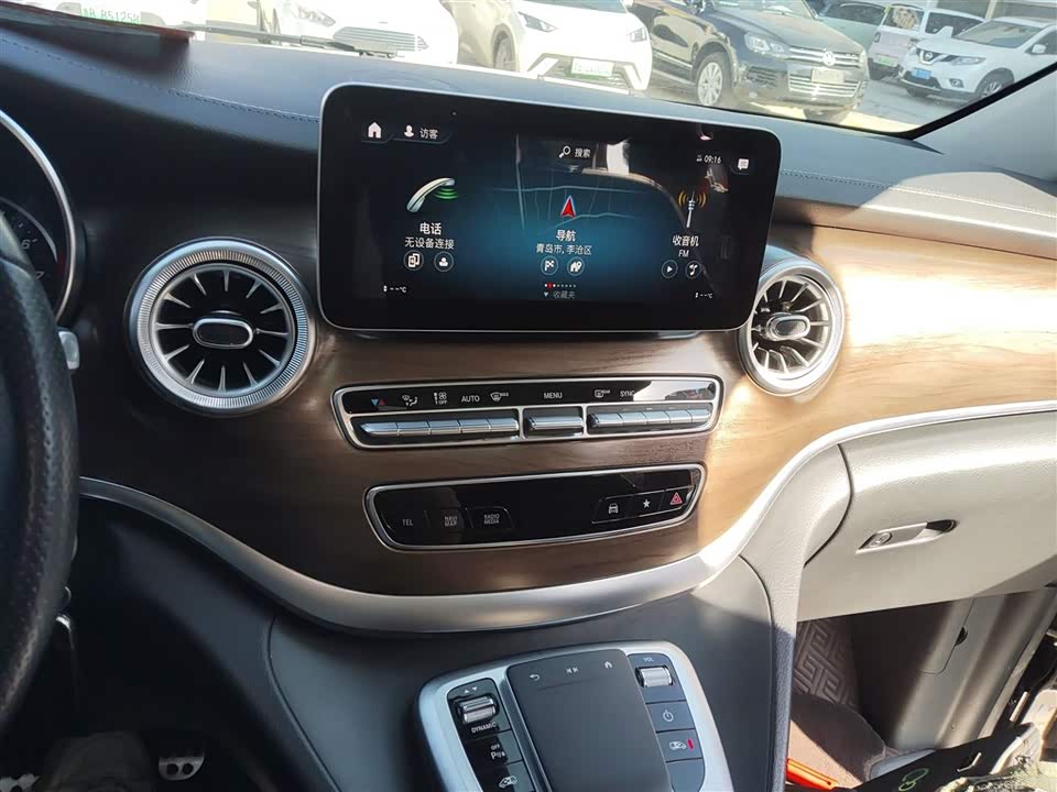 Mercedes-Benz V-class