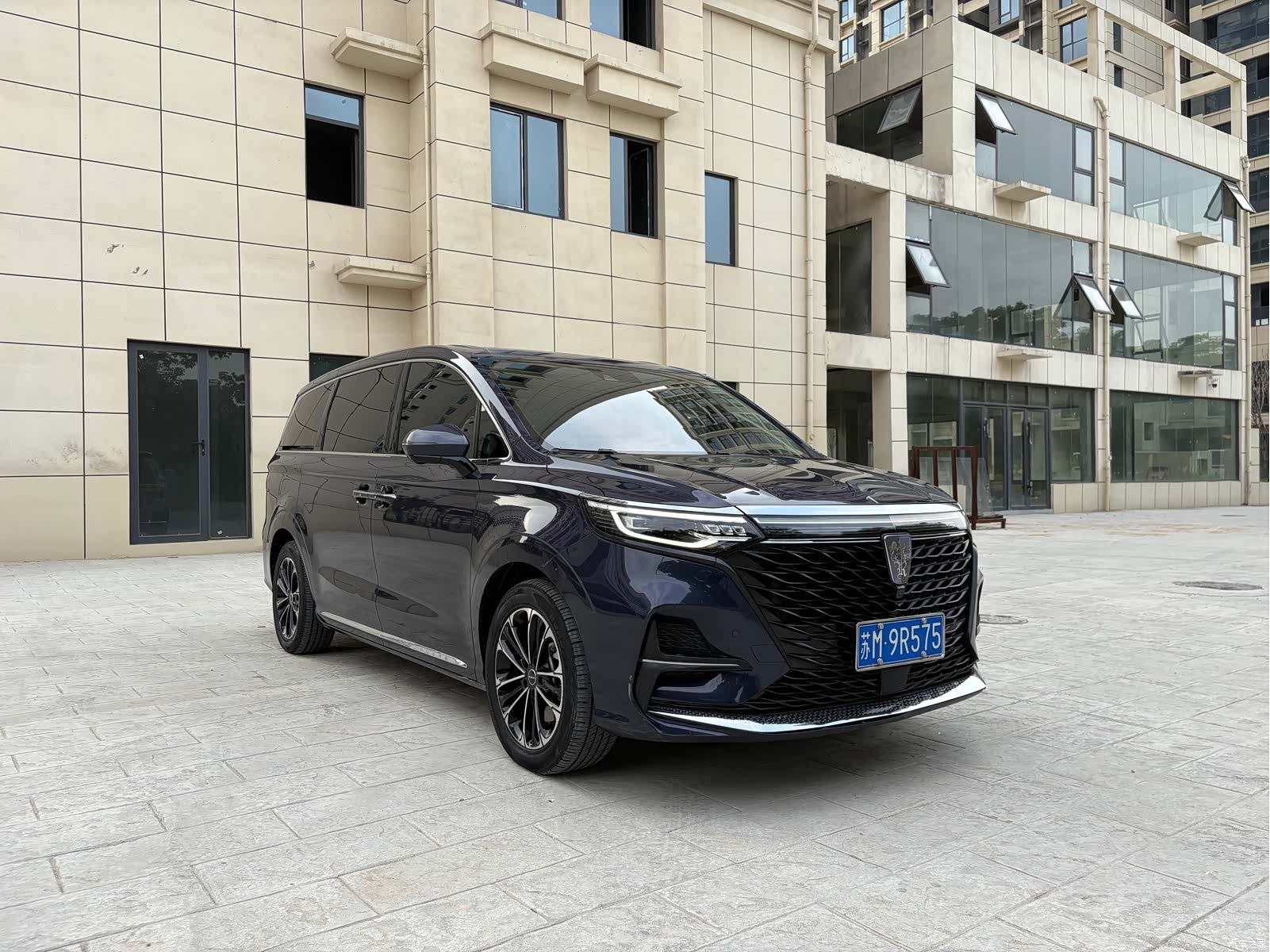 Roewe iMAX8, 2021 3