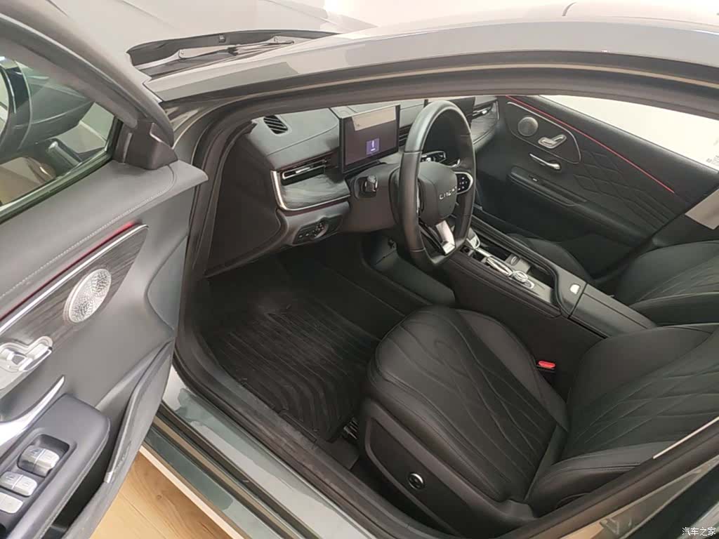 Chery Arrizo 8, 2025 16