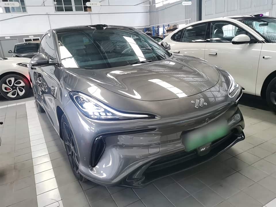 IM Motors Zhiji LS6 IM Motors Zhiji LS6