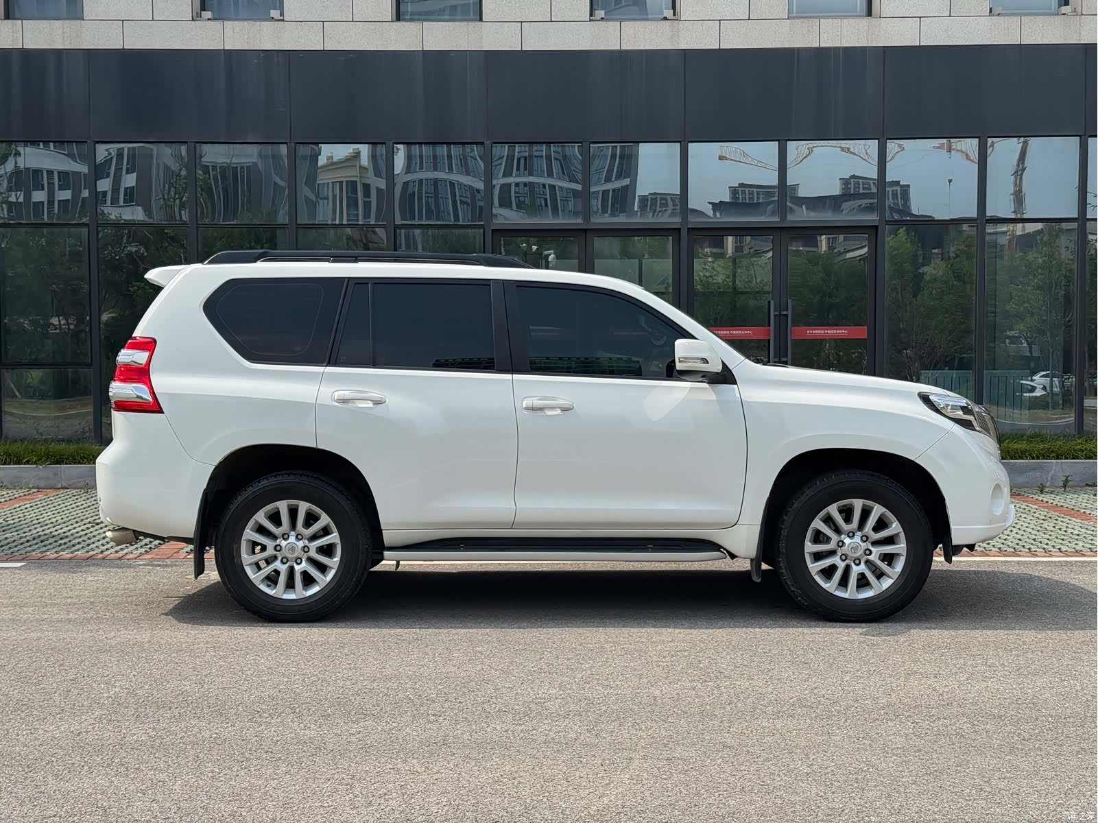 Toyota Prado, 2014 24