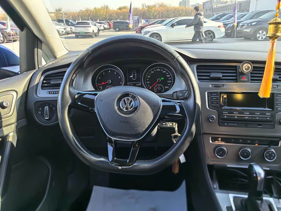 Volkswagen golf