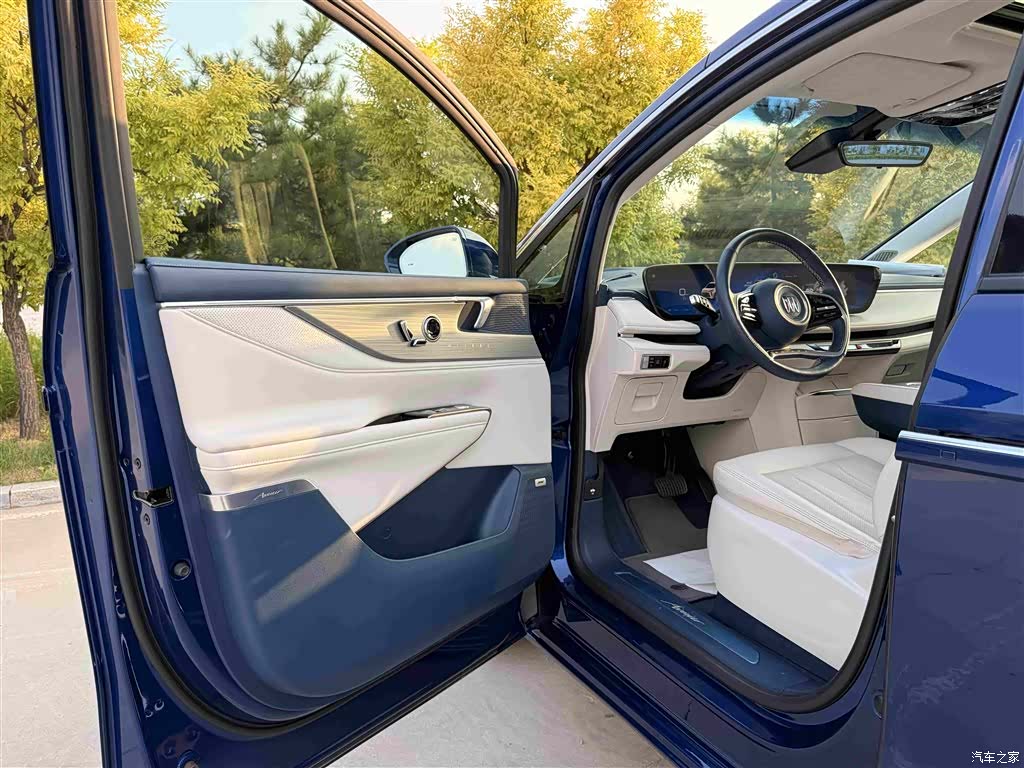 Buick GL8, 2024 4